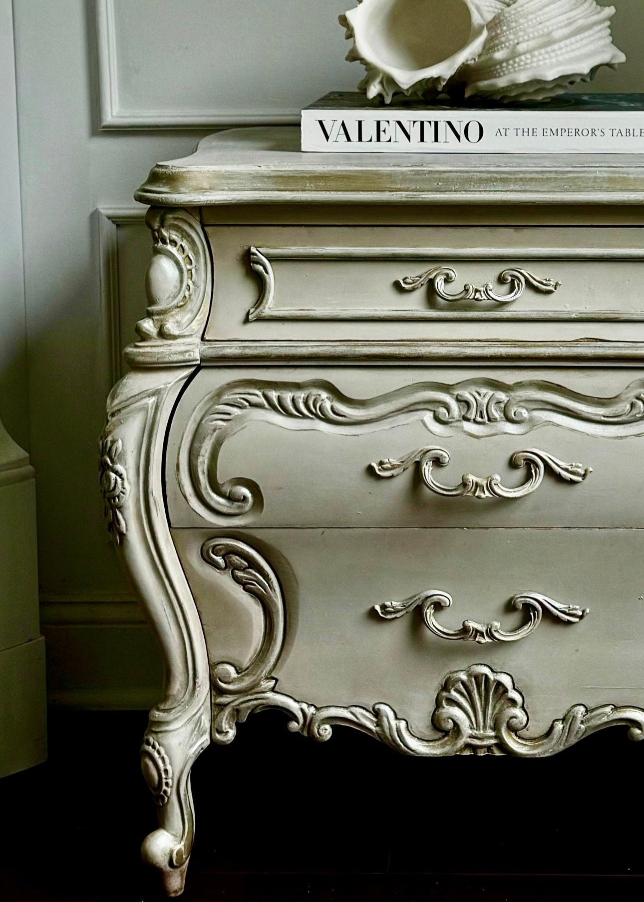 Ornate French Provincial Style Chest of Drawers